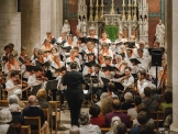 Le choeur et l'orchestre sous la direction d'Olivier Guion